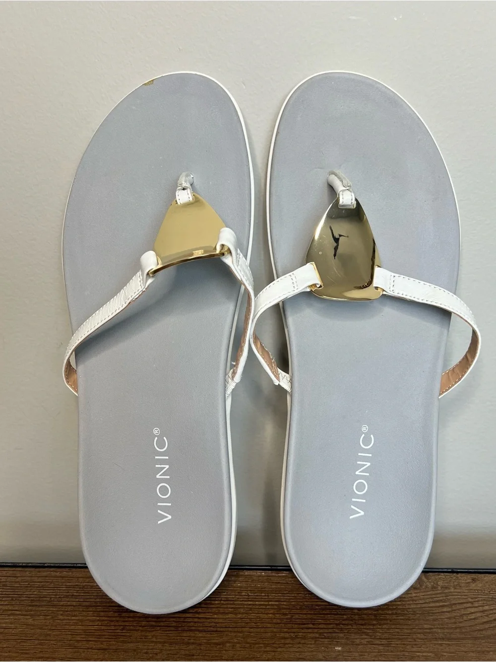 VIONIC Raysa White Toe Post Supportive Flip Flop Sandals Size 10
